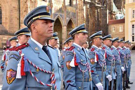 hradní stráž plat|Hradní stráž vznikla před 104 lety, Hrad chrání s ...